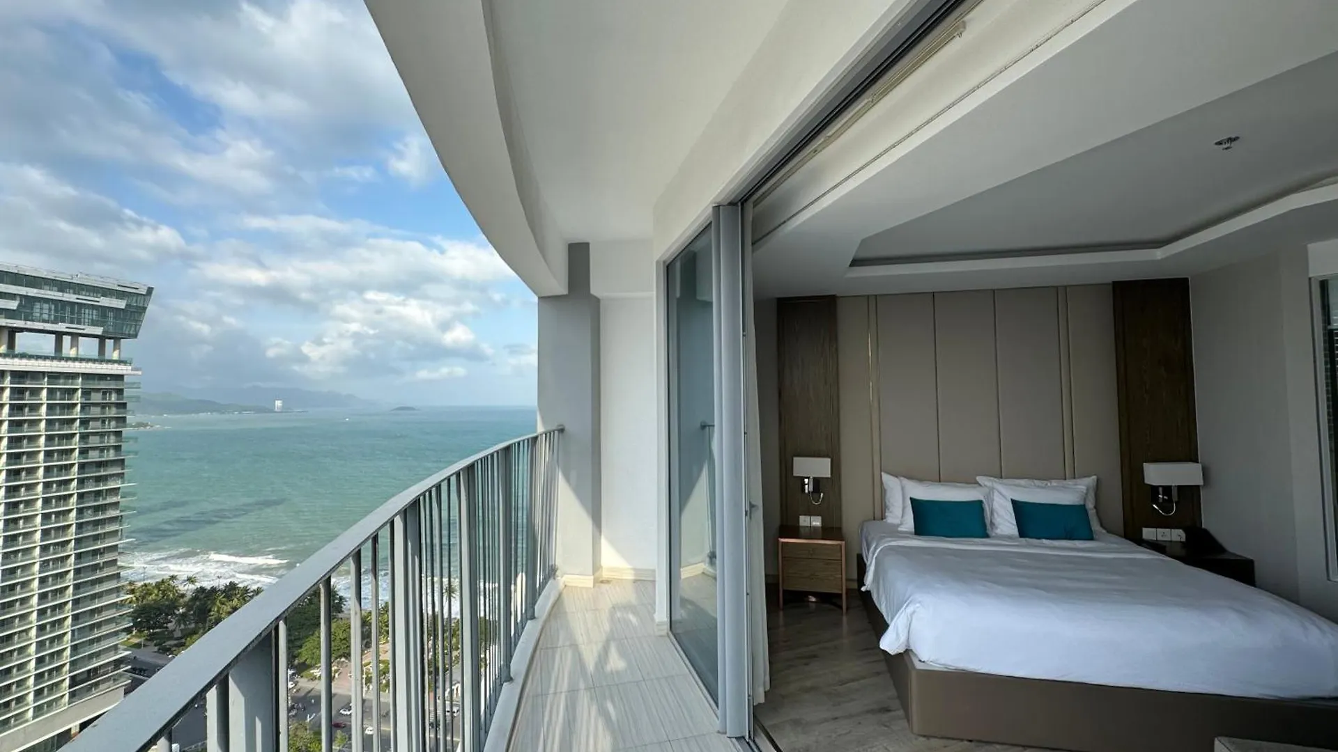 Panorama Nha Trang Sky Beach Residences 0*,