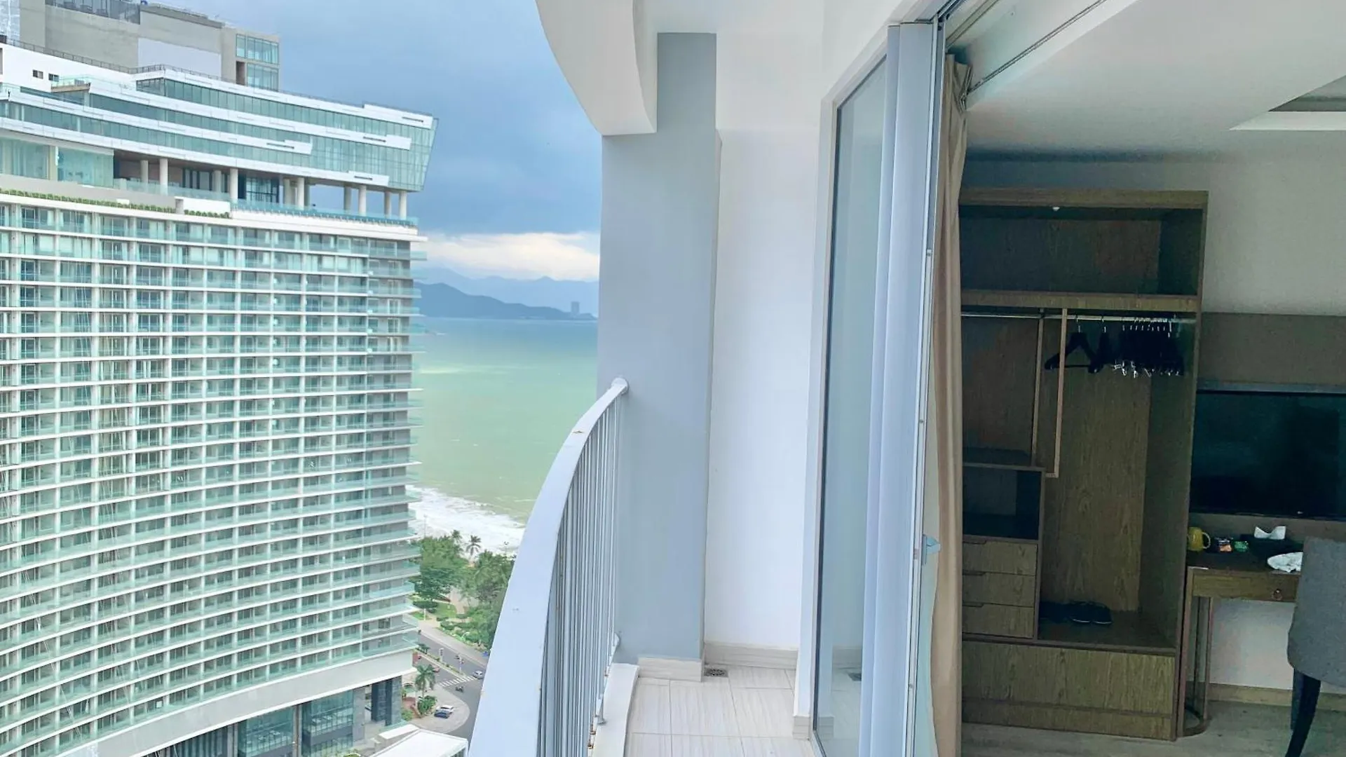 Апартаменты Panorama Nha Trang Sky Beach Residences